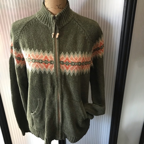 Woolrich. Dependable front zip mock turtleneck sweater. Design around chest. - Picture 2 of 9